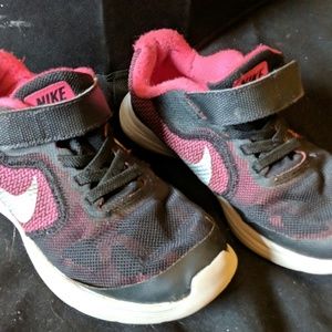 Girls Nike Revolution 3